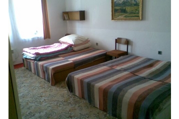 Słowacja Chata Zaważna Poruba / Závažná Poruba, Zewnątrz